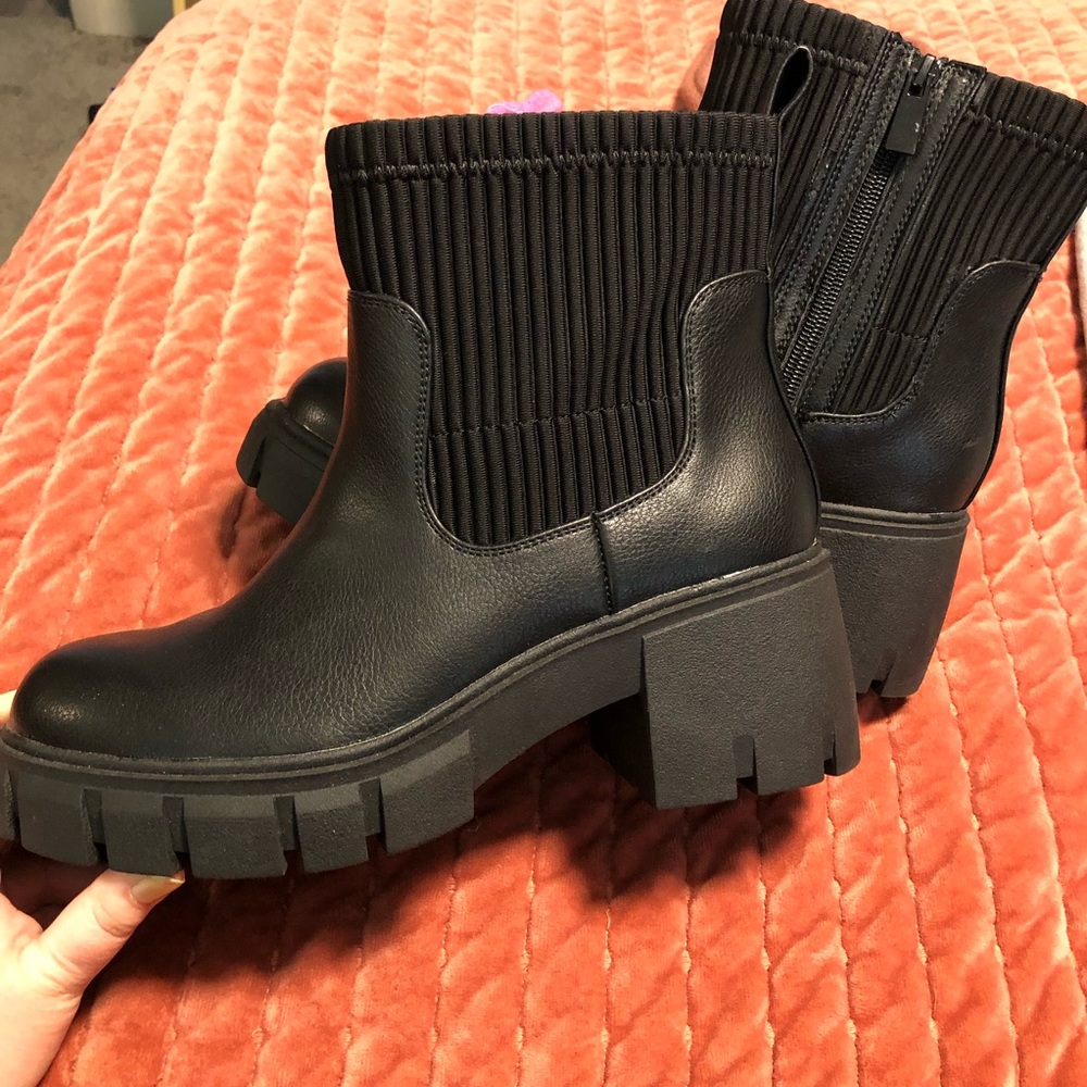 Brand new torrid Chelsea boots